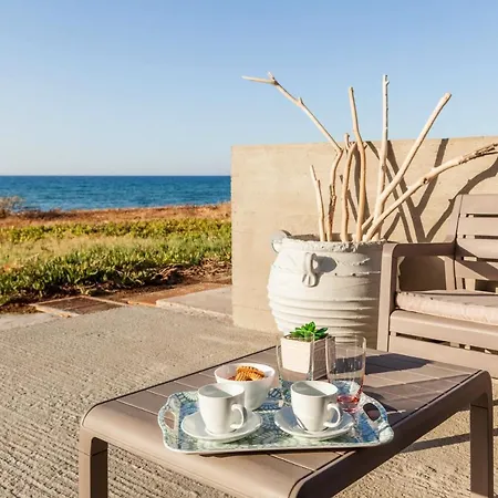 Grey Beachfront Apartamento